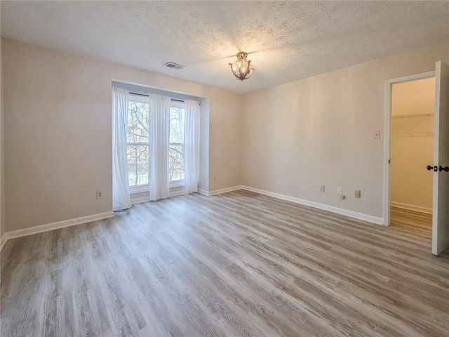 2214 Lake Pointe Circle, Roswell, GA 30075