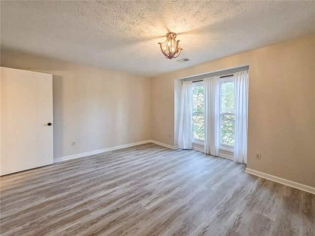 2214 Lake Pointe Circle, Roswell, GA 30075