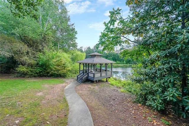 2214 Lake Pointe Circle, Roswell, GA 30075