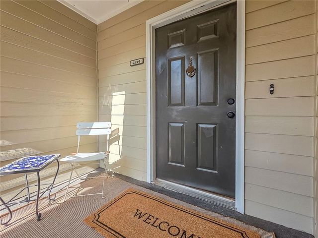 2214 Lake Pointe Circle, Roswell, GA 30075