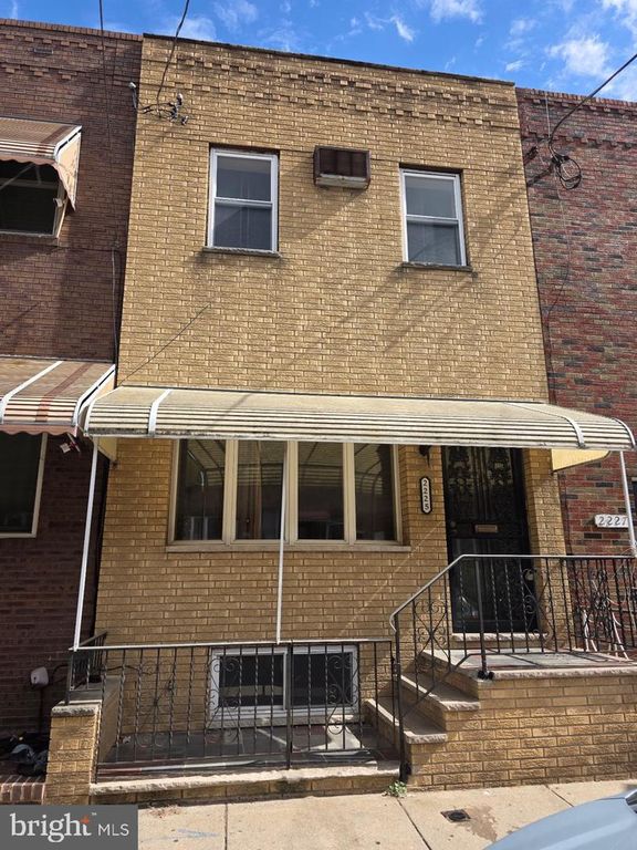 2225 S 13TH ST, Philadelphia, PA 19148