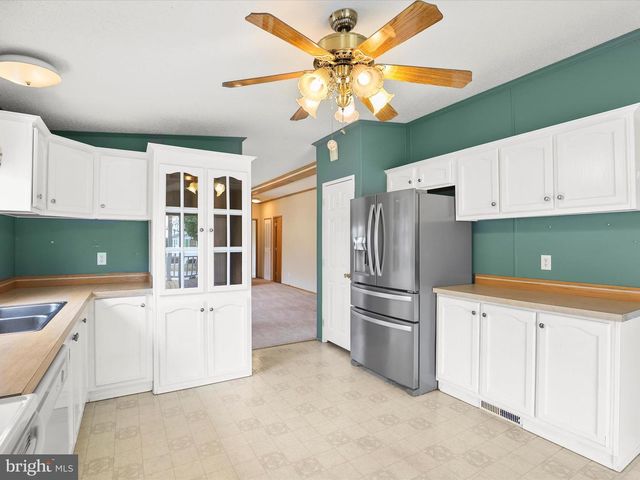 53 RAPTOR DR, Hanover, PA 17331
