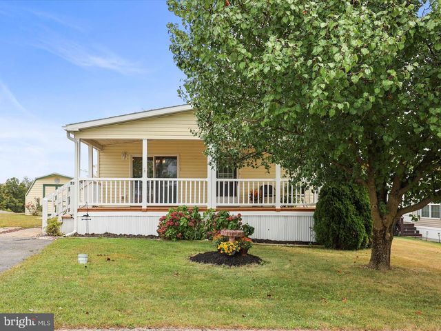 53 RAPTOR DR, Hanover, PA 17331