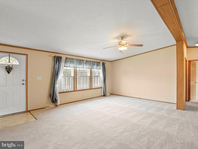 53 RAPTOR DR, Hanover, PA 17331