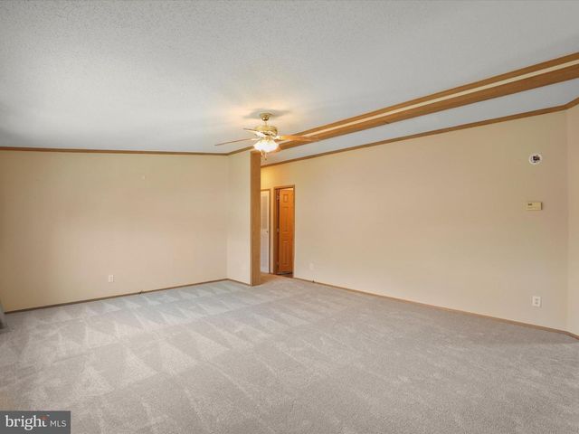 53 RAPTOR DR, Hanover, PA 17331