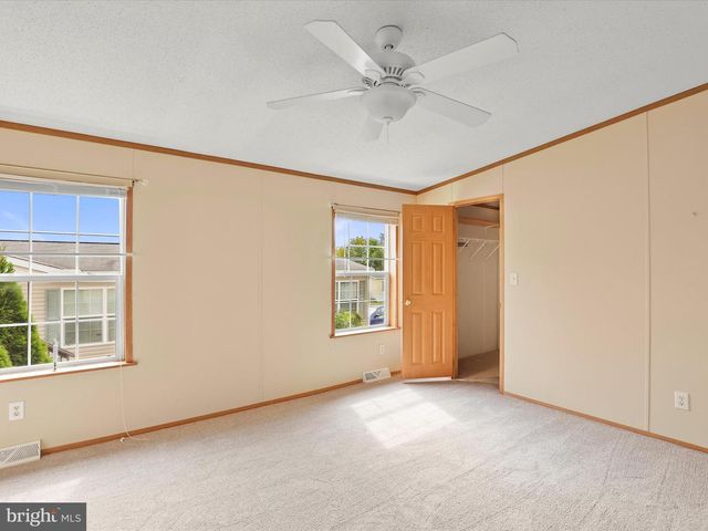53 RAPTOR DR, Hanover, PA 17331