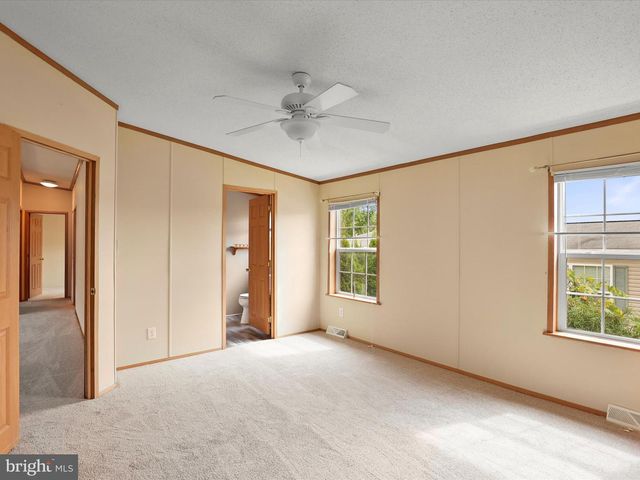 53 RAPTOR DR, Hanover, PA 17331