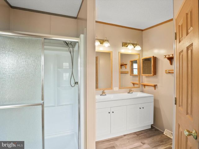 53 RAPTOR DR, Hanover, PA 17331
