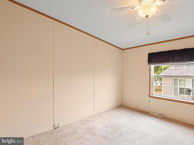 53 RAPTOR DR, Hanover, PA 17331