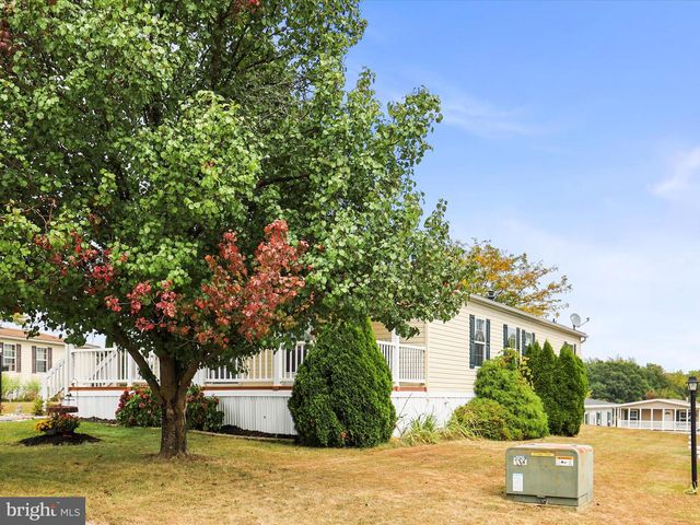 53 RAPTOR DR, Hanover, PA 17331