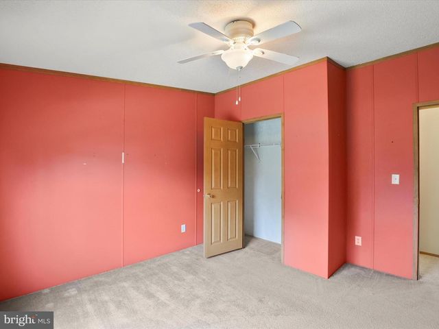 53 RAPTOR DR, Hanover, PA 17331