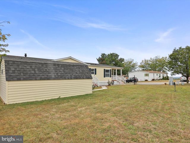53 RAPTOR DR, Hanover, PA 17331