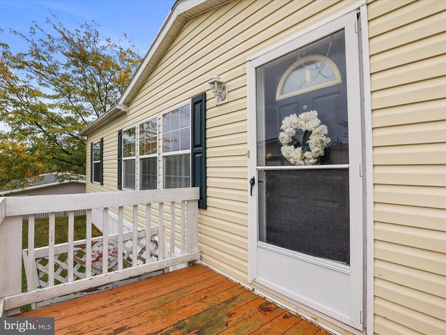 53 RAPTOR DR, Hanover, PA 17331