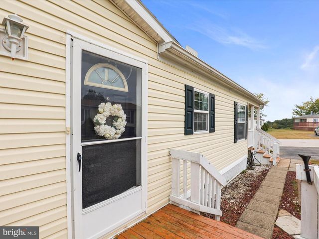 53 RAPTOR DR, Hanover, PA 17331