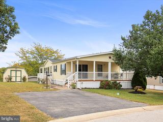 53 RAPTOR DR, Hanover, PA 17331