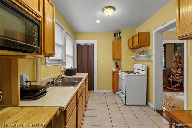 113 Kemp Street, Pontiac, MI 48342
