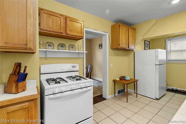 113 Kemp Street, Pontiac, MI 48342