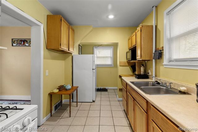 113 Kemp Street, Pontiac, MI 48342