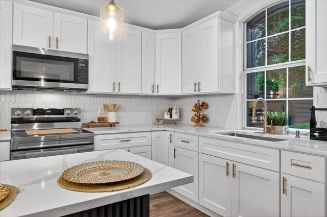 538 Pemberton Hill Road, Dallas, TX 75217