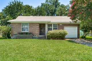 3724 Almazan Drive, Dallas, TX 75220