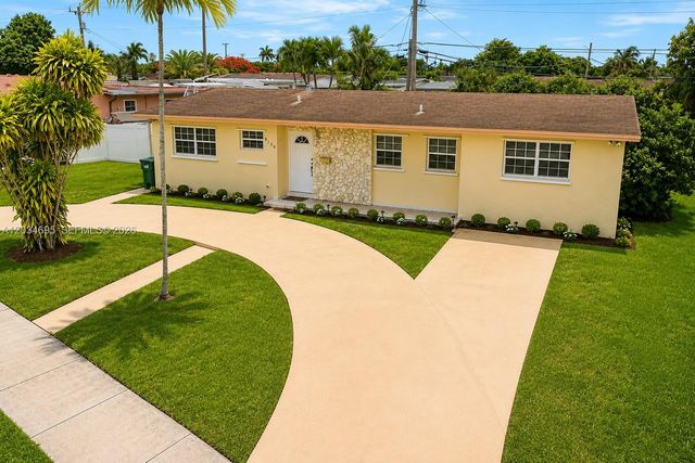 9120 SW 16th St, Miami, FL 33165