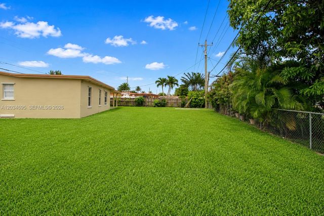 9120 SW 16th St, Miami, FL 33165