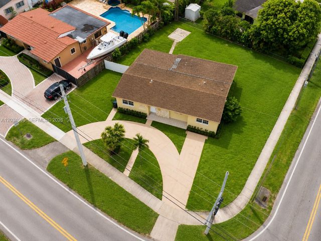 9120 SW 16th St, Miami, FL 33165