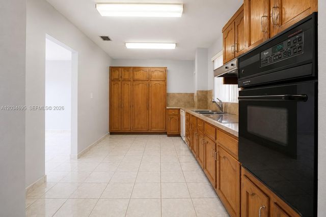 9120 SW 16th St, Miami, FL 33165