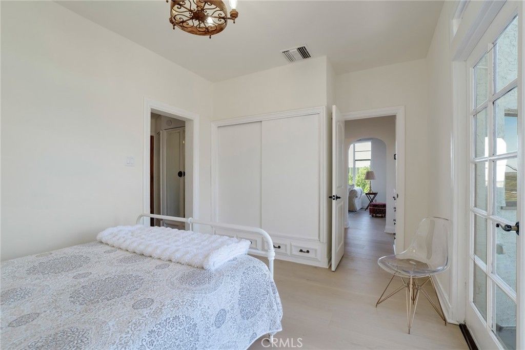 Image 18 of property listing at 7166 Woodrow Wilson, Los Angeles, CA 90068
