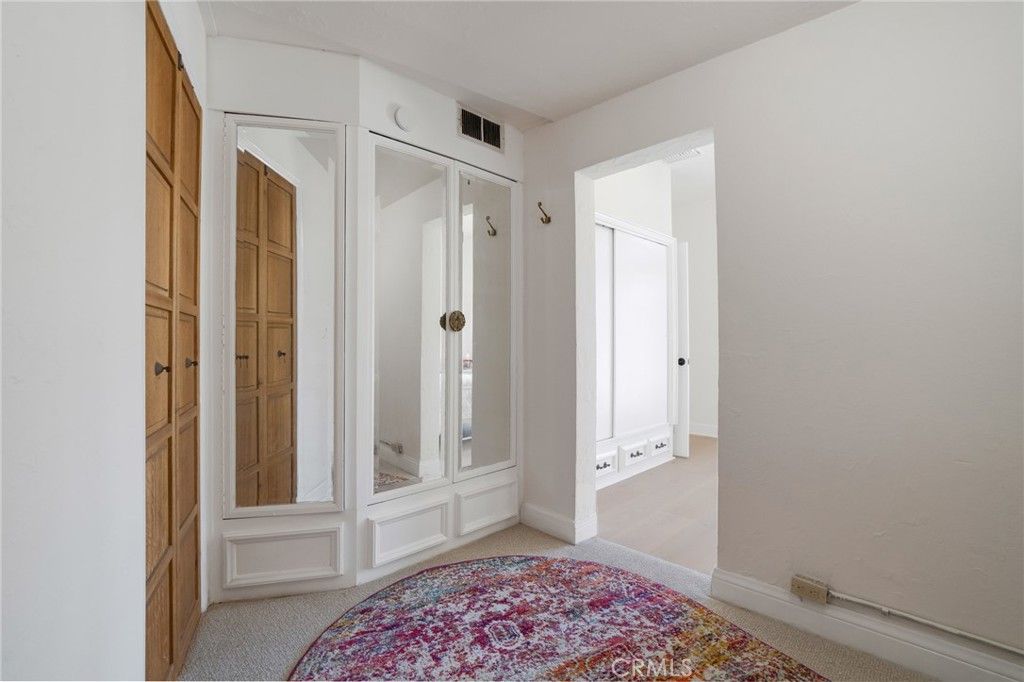 Image 19 of property listing at 7166 Woodrow Wilson, Los Angeles, CA 90068