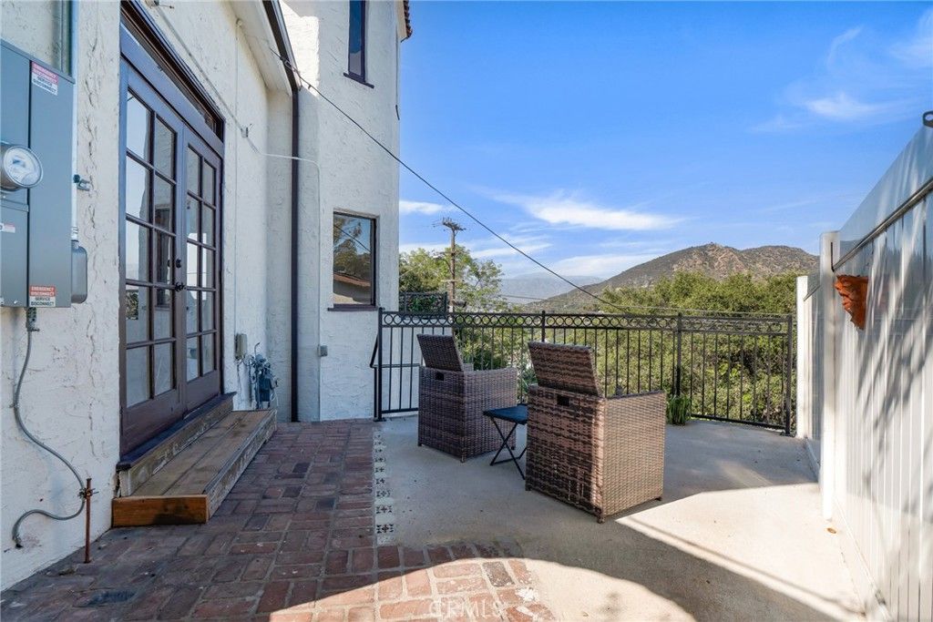 Image 22 of property listing at 7166 Woodrow Wilson, Los Angeles, CA 90068