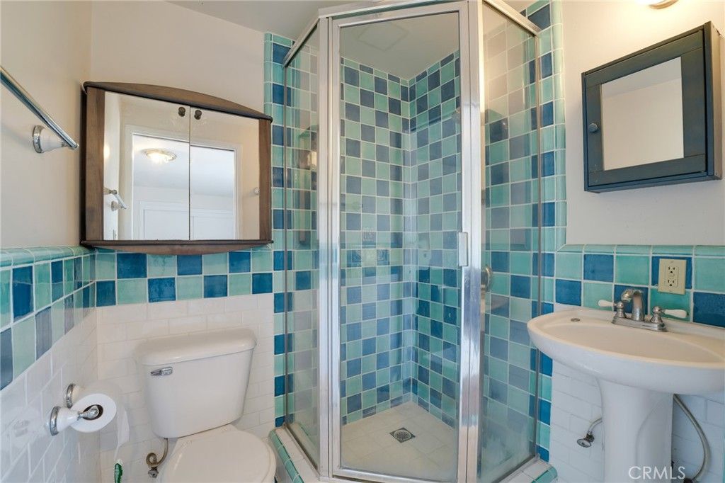 Image 27 of property listing at 7166 Woodrow Wilson, Los Angeles, CA 90068
