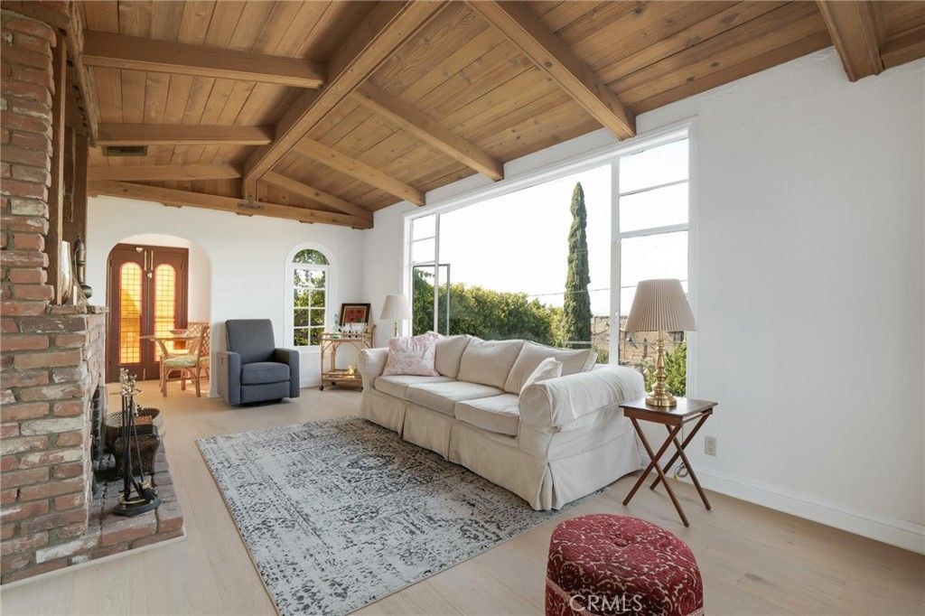 Image 3 of property listing at 7166 Woodrow Wilson, Los Angeles, CA 90068