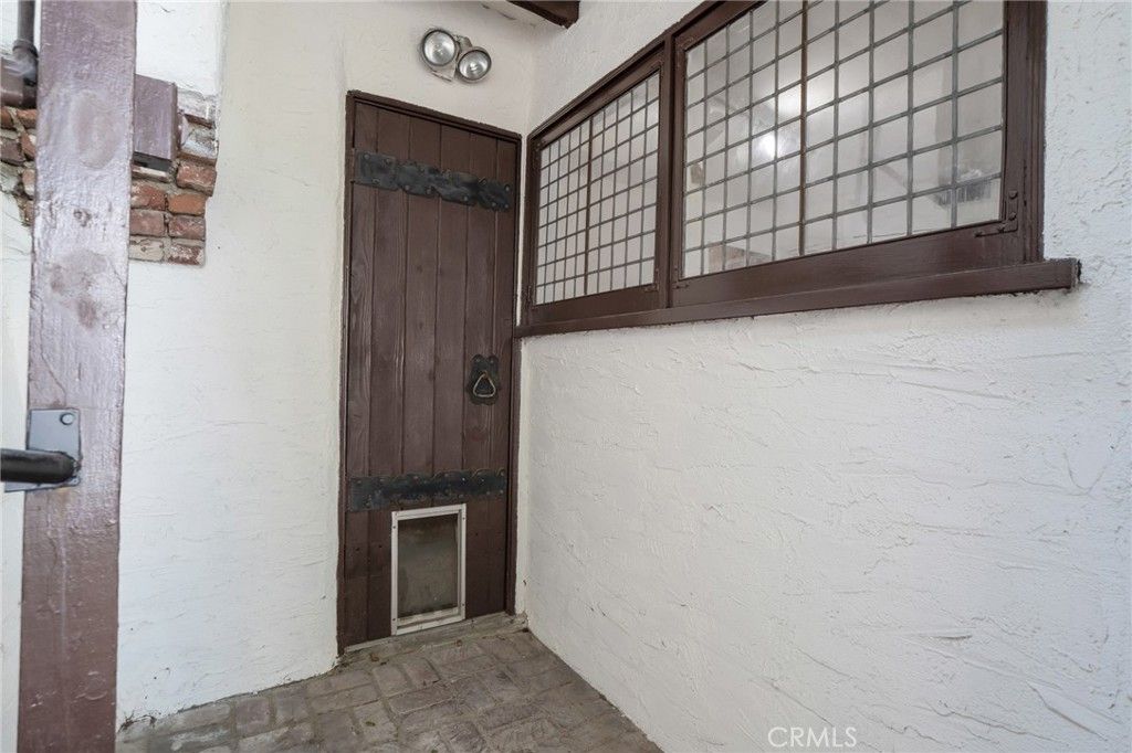 Image 31 of property listing at 7166 Woodrow Wilson, Los Angeles, CA 90068