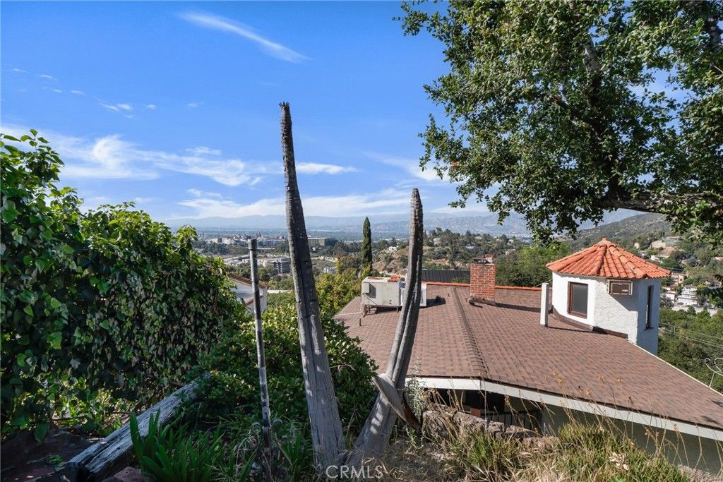 Image 35 of property listing at 7166 Woodrow Wilson, Los Angeles, CA 90068