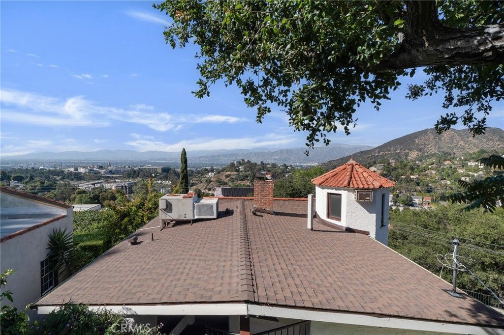 Image 36 of property listing at 7166 Woodrow Wilson, Los Angeles, CA 90068