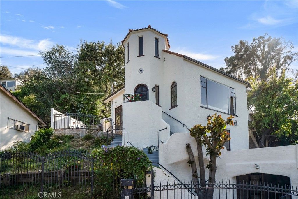 Image 41 of property listing at 7166 Woodrow Wilson, Los Angeles, CA 90068