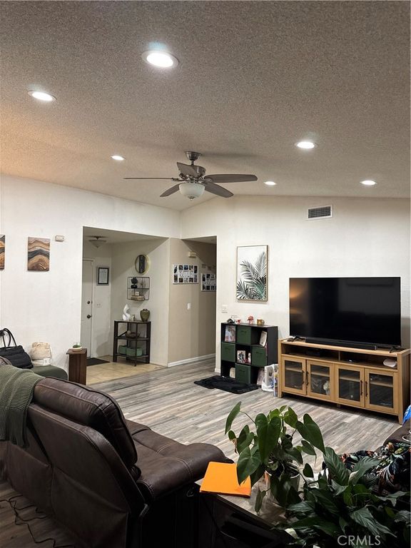 15984 Coronado, Victorville, CA 92394