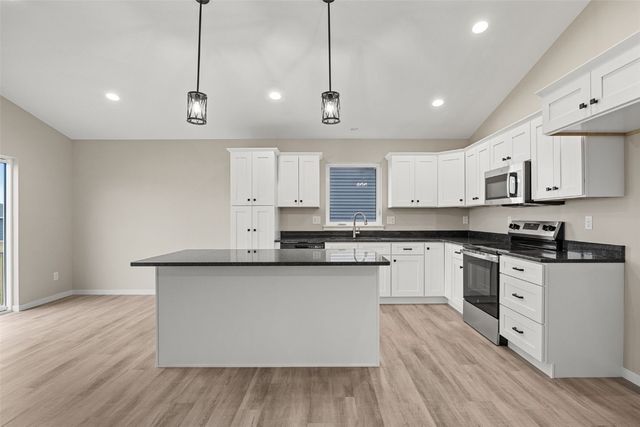 834 Indigo Drive, Palo, IA 52324