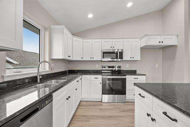 834 Indigo Drive, Palo, IA 52324