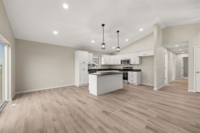 834 Indigo Drive, Palo, IA 52324