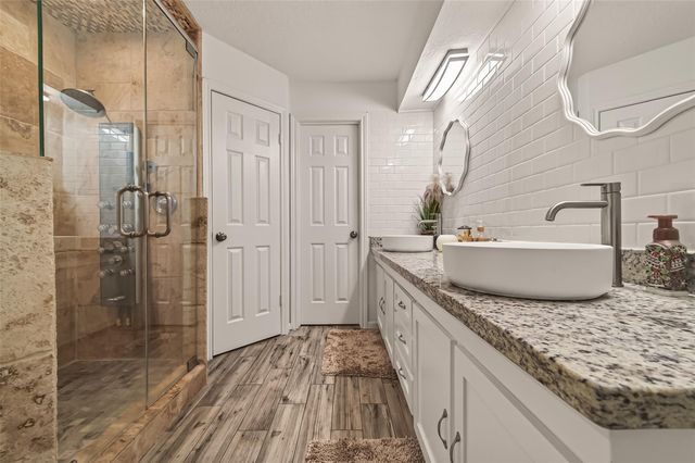 218 Beaumont Drive, Magnolia, TX 77354