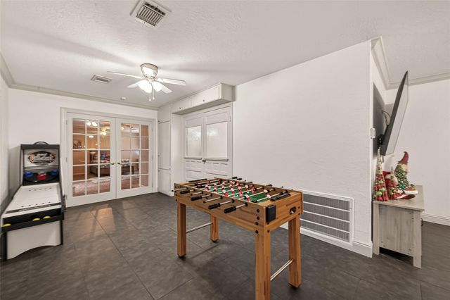 218 Beaumont Drive, Magnolia, TX 77354