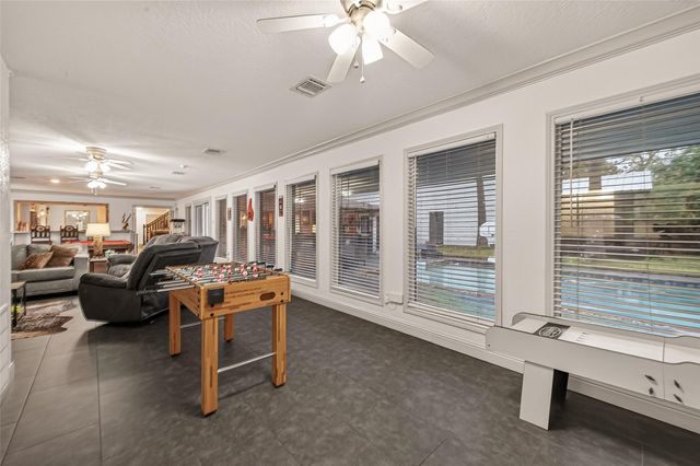 218 Beaumont Drive, Magnolia, TX 77354