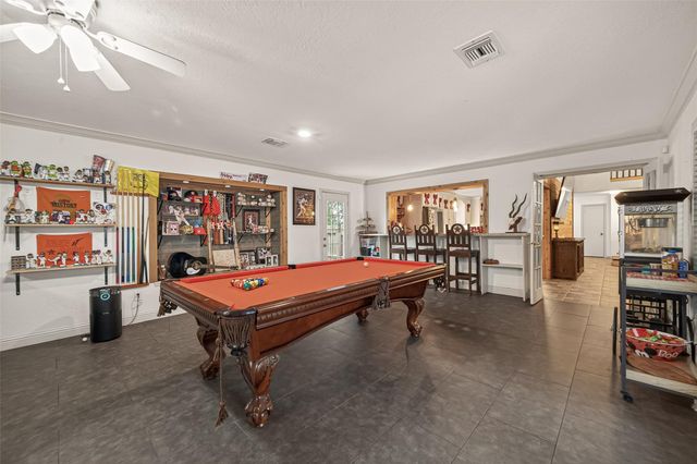 218 Beaumont Drive, Magnolia, TX 77354