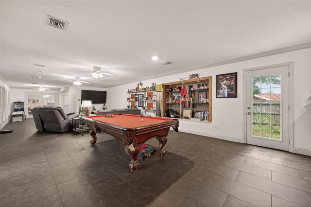 218 Beaumont Drive, Magnolia, TX 77354