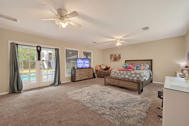 218 Beaumont Drive, Magnolia, TX 77354