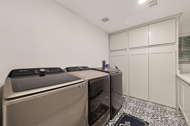 218 Beaumont Drive, Magnolia, TX 77354