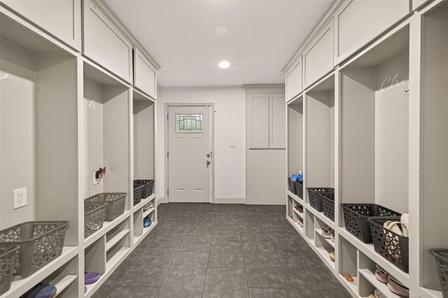 218 Beaumont Drive, Magnolia, TX 77354