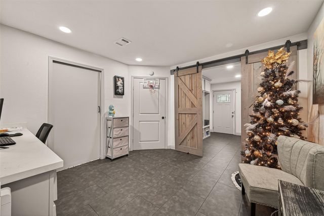 218 Beaumont Drive, Magnolia, TX 77354